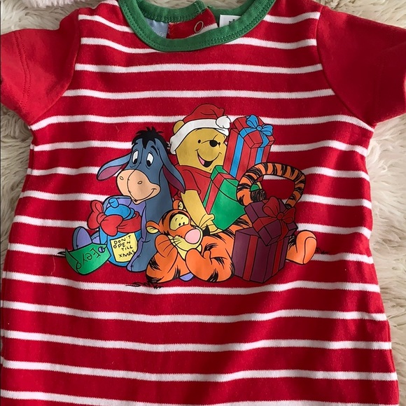 DISNEY Baby Winnie The Pooh Christmas Onesie and Hat Set Size 3-6 Months NWOT - Picture 2 of 9